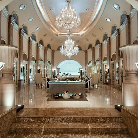 ฮิลตัน มุมไบ อินเตอร์เนชั่นแนล แอร์พอร์ต Hotel ภายนอก รูปภาพ The lobby of the hotel