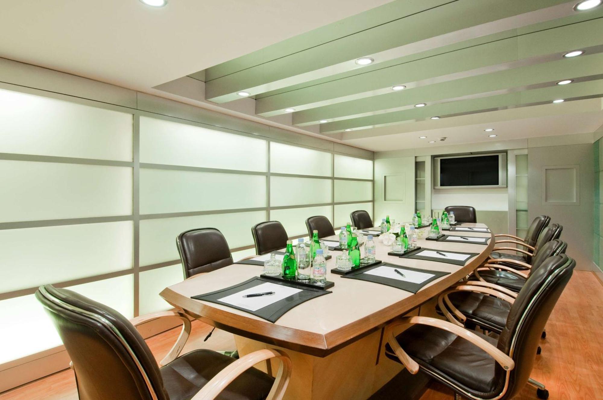 ฮิลตัน มุมไบ อินเตอร์เนชั่นแนล แอร์พอร์ต Hotel ภายนอก รูปภาพ Meeting room