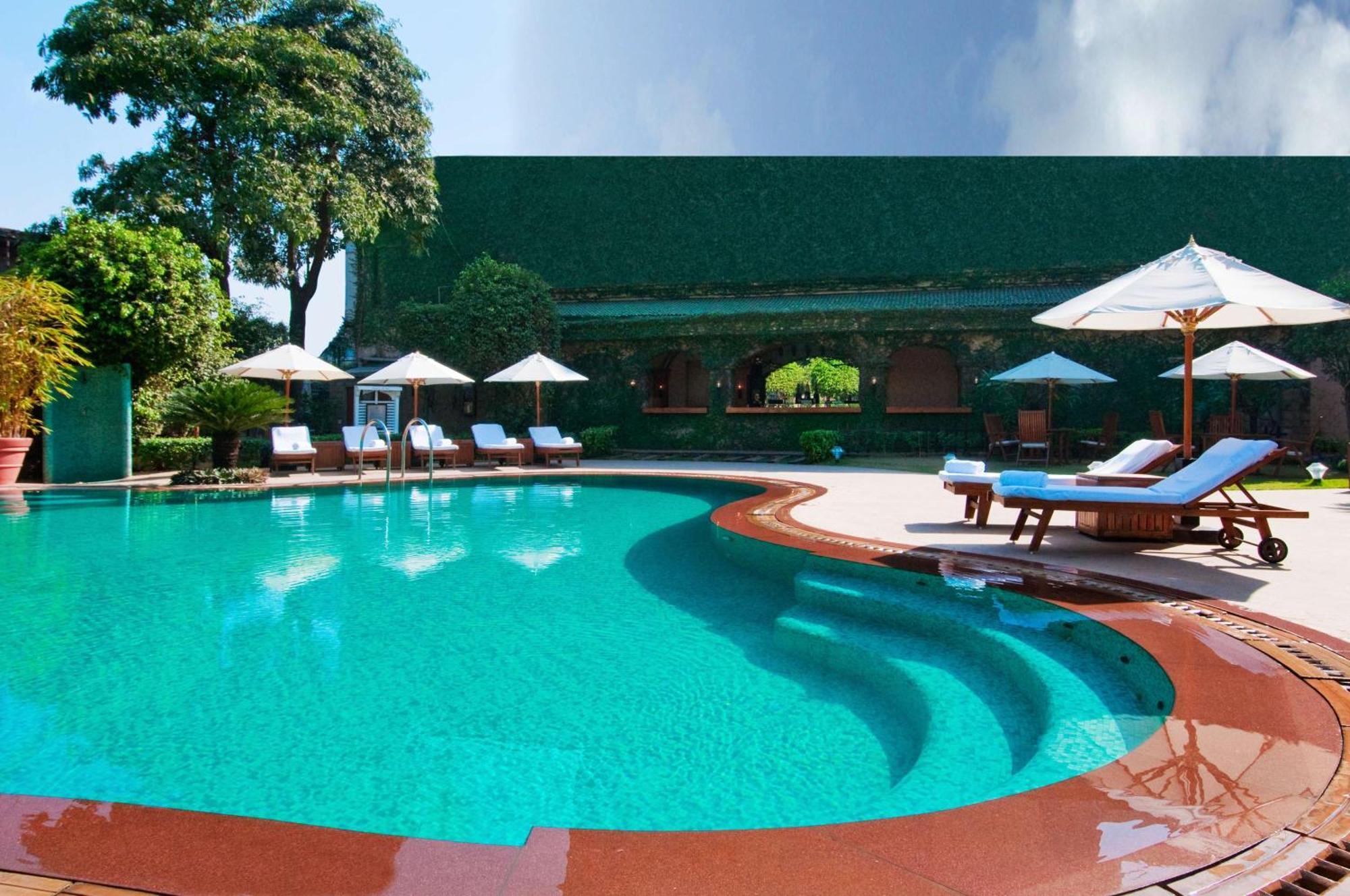 ฮิลตัน มุมไบ อินเตอร์เนชั่นแนล แอร์พอร์ต Hotel ภายนอก รูปภาพ The swimming pool at the Taj Bengal